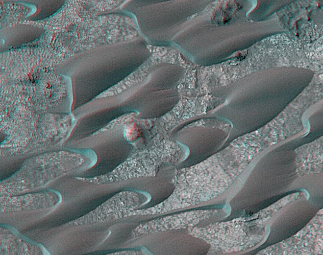 dunes3d_mgs_c1.jpg 15-Aug-2001 